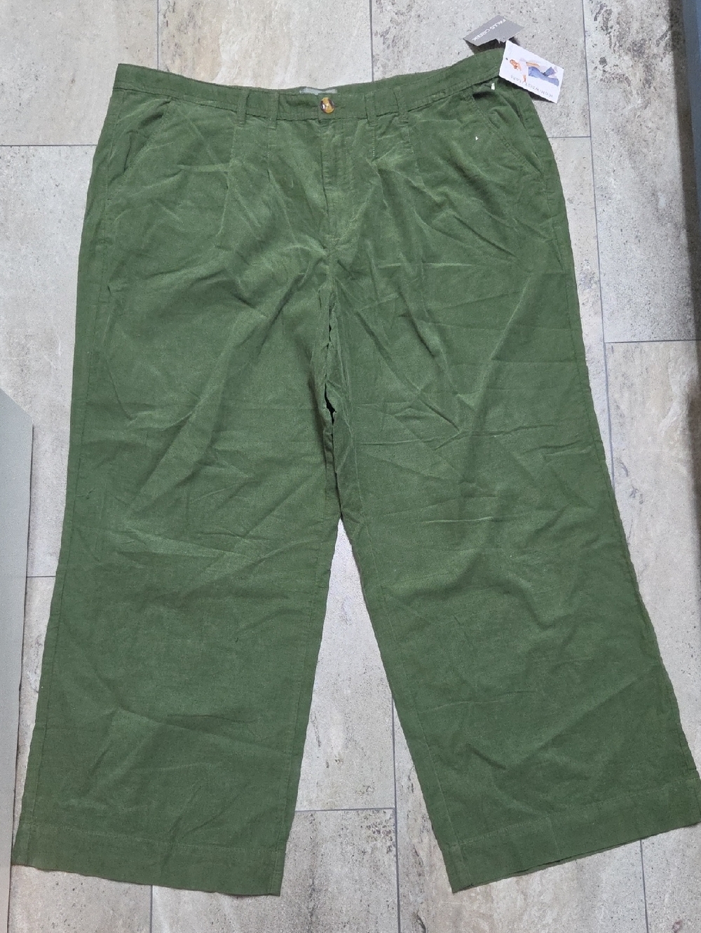 Falls Creek Wide-Leg Corduroy Pants in Olive